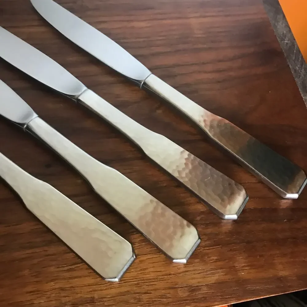 Reed & Barton COLONIAL FORGE Stainless Hammered Satin set of 4 dinner knives